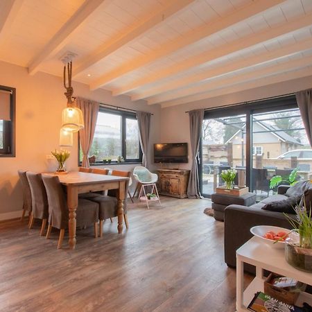 Stijlvol ingerichte bungalow in Baarland Exterior foto